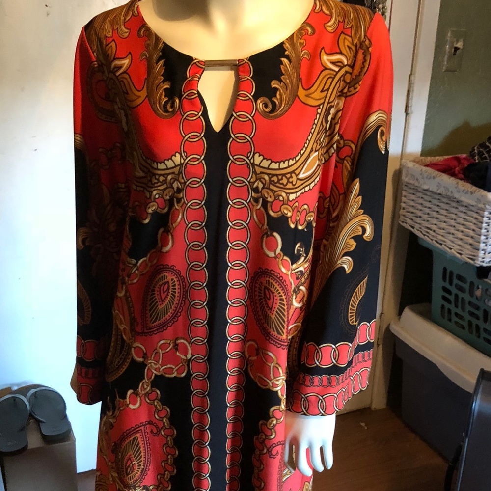 Unbranded knee length dress. Quality material.